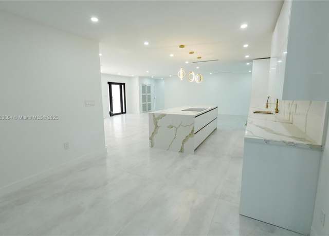 Property at 15710 SW 87th Ct, Palmetto Bay, FL 33157, 3 beds, 2 baths