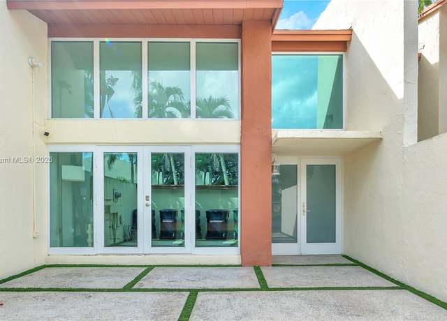Property at 7840 SW 103rd Pl, Miami, FL 33173, 3 beds, 2.5 baths