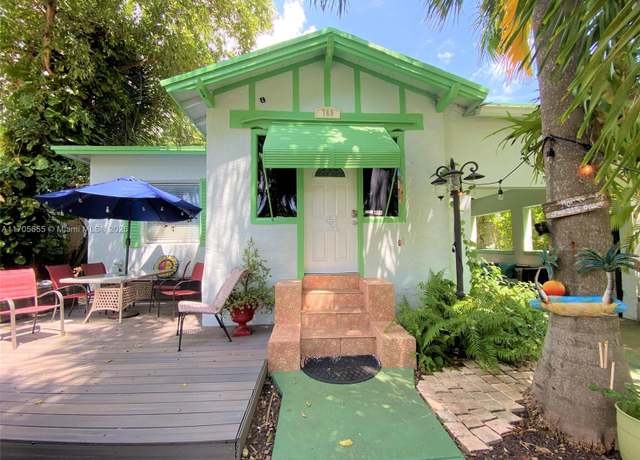 Property at 769 NW 10th St, Miami, FL 33136, 8 beds, 5 baths