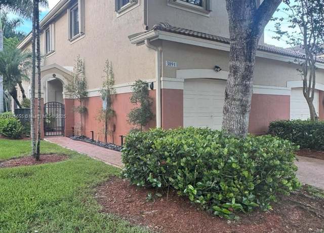 Property at 3891 Tree Top Dr, Weston, FL 33332, 4 beds, 2.5 baths