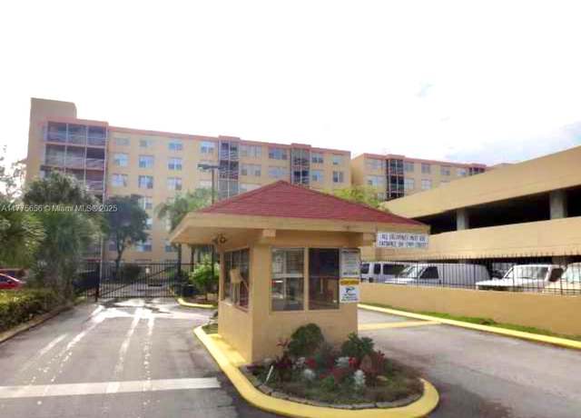 Property at 17890 W Dixie Hwy #714, North Miami Beach, FL 33160, 2 beds, 2 baths