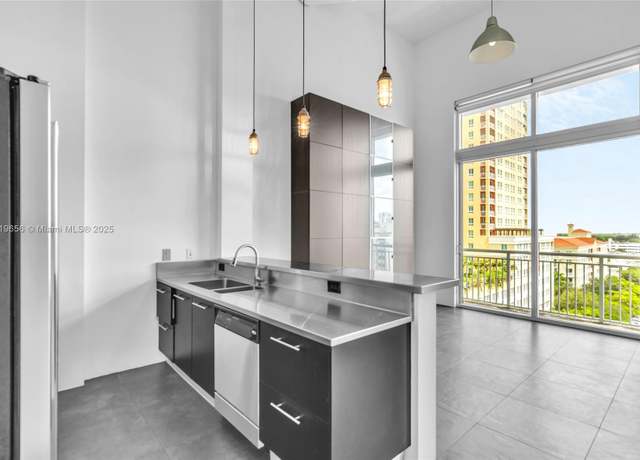 Property at 9055 SW 73rd Ct #703, Miami, FL 33156, 1 bed, 1 bath