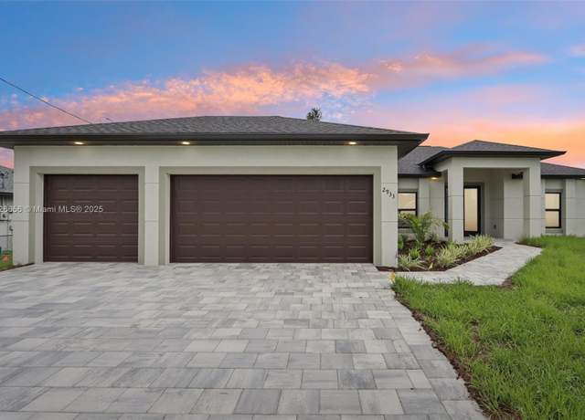 Property at 2933 SE Santa Barbara Pl, Cape Coral, FL 33904, 4 beds, 2 baths