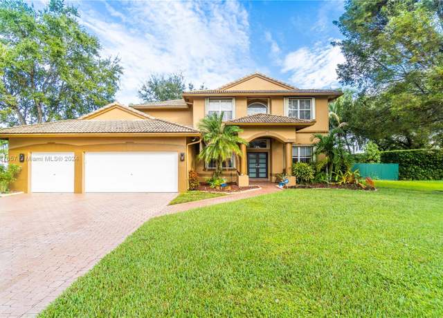 Property at 15841 SW 61st St, Davie, FL 33331, 5 beds, 3 baths