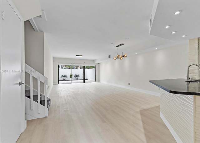 Property at 3501 Magellan Cir #638, Aventura, FL 33180, 3 beds, 2.5 baths
