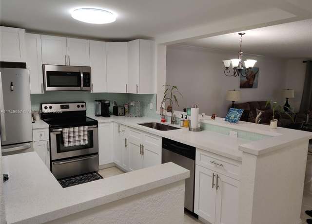 Property at 500 NE 12th Ave #102, Hallandale Beach, FL 33009, 2 beds, 2 baths