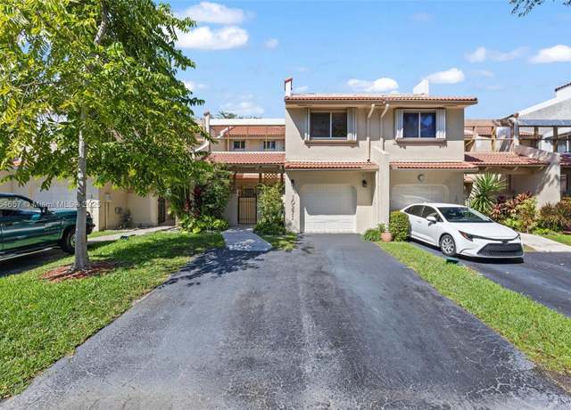 Property at 10271 NW 46th St #10271, Doral, FL 33178, 3 beds, 2.5 baths