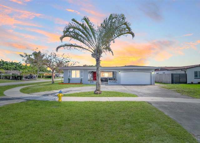 Property at 9000 NW 21st St, Pembroke Pines, FL 33024, 4 beds, 2 baths