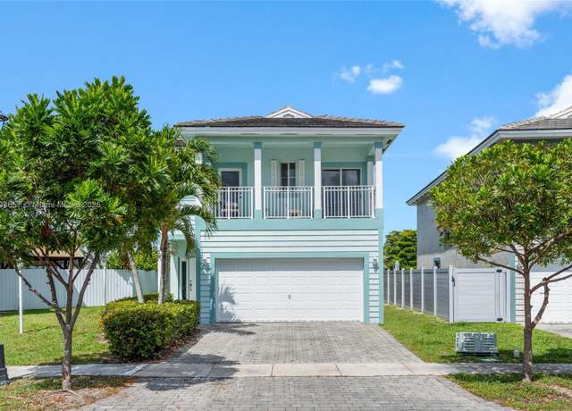Property at 324 NE 31st Ave, Homestead, FL 33033, 4 beds, 2.5 baths