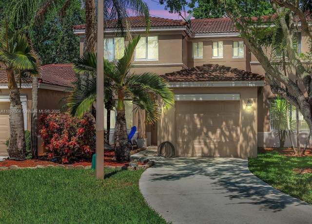 Property at 11175 SW 17th Mnr, Davie, FL 33324, 3 beds, 2.5 baths