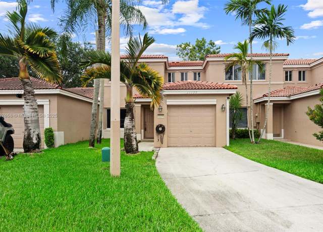 Property at 11175 SW 17th Mnr, Davie, FL 33324, 3 beds, 2.5 baths