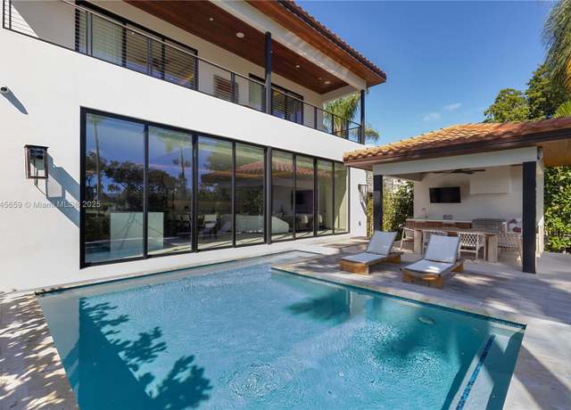 Property at 5831 Alton Rd, Miami Beach, FL 33140, 4 beds, 4.5 baths