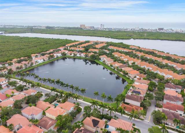 Property at 1270 Weeping Willow Way, Hollywood, FL 33019, 3 beds, 3 baths