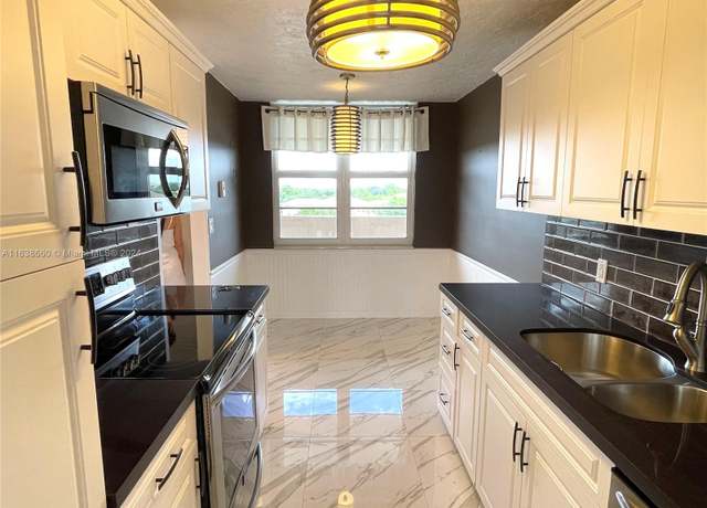 Property at 250 Jacaranda Dr #608, Plantation, FL 33324, 2 beds, 2 baths