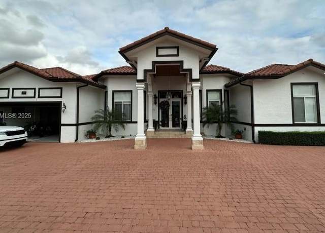 Property at 2621 SW 132nd Ave, Miami, FL 33175, 5 beds, 4 baths