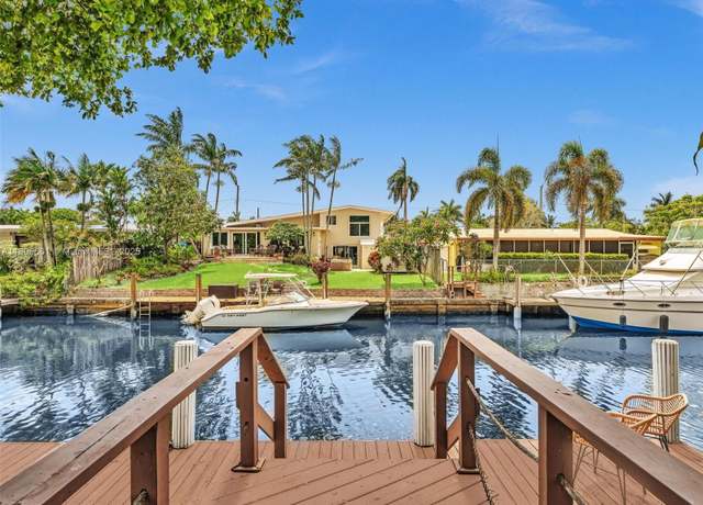 Property at 2454 W Nassau Ln, Fort Lauderdale, FL 33312, 3 beds, 2 baths