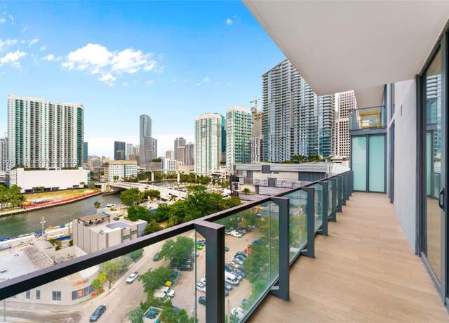 Property at 88 SW 7th St #712, Miami, FL 33130, 3 beds, 3.5 baths
