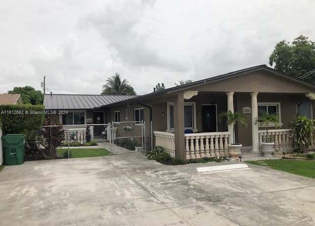 Property at 7035 SW 21st St, Miami, FL 33155, 10 beds, 7 baths