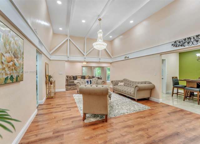 Property at 5706 S Travelers Palm Ln, Tamarac, FL 33319, 3 beds, 2 baths