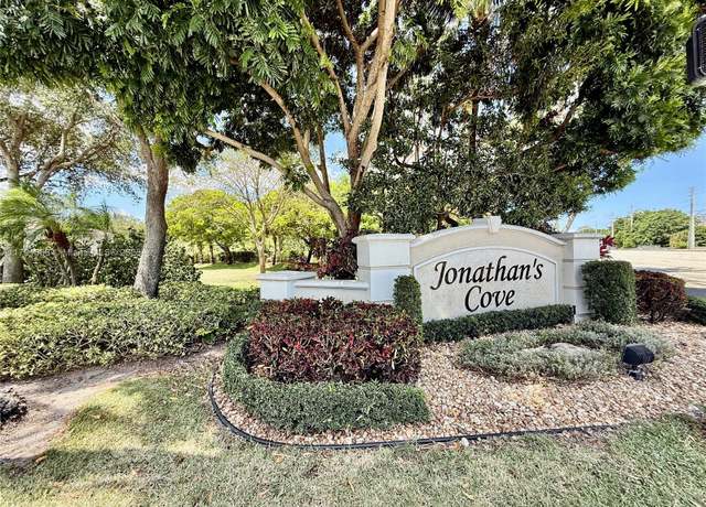 Property at 4855 Palmbrooke Cir, West Palm Beach, FL 33417, 3 beds, 2.5 baths