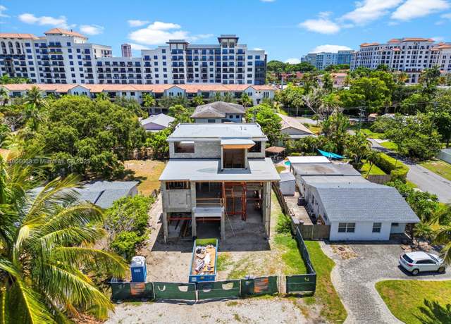 Property at 310 NE 2nd St, Boca Raton, FL 33432, 5 beds, 6.5 baths