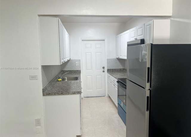 Property at 2072 NE 169th St #5, North Miami Beach, FL 33162, 2 beds, 2 baths