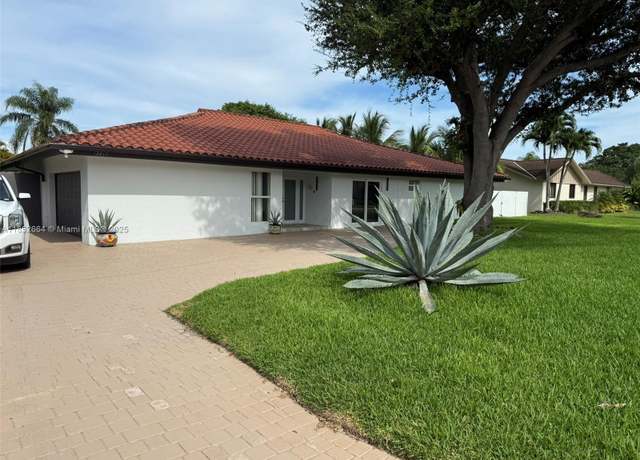 Property at 13461 SW 98th Pl, Miami, FL 33176, 4 beds, 3 baths