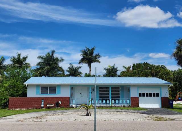 Property at 823 Lake Mcgregor Dr, Fort Myers, FL 33919, 3 beds, 2 baths