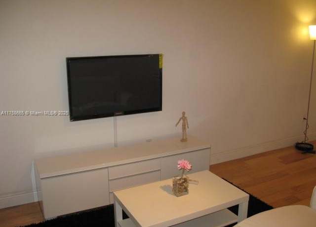 Property at 1035 Meridian Ave #5, Miami Beach, FL 33139, 1 bed, 1 bath