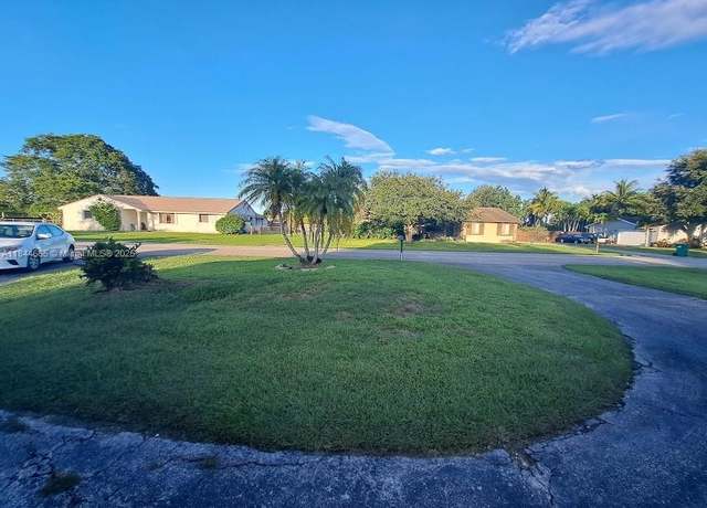 Property at 27220 SW 164th Ct, Homestead, FL 33031, 4 beds, 2 baths