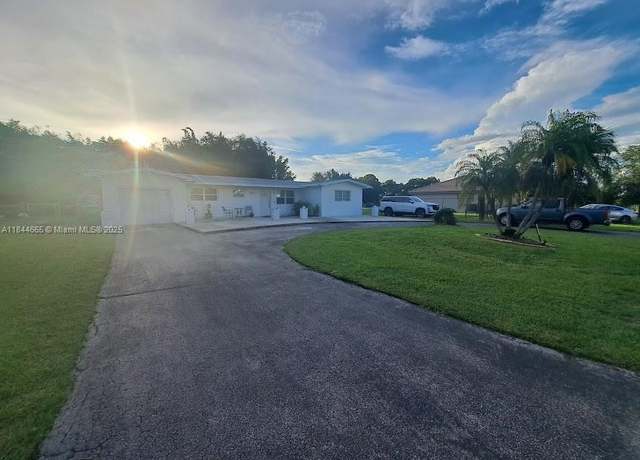 Property at 27220 SW 164th Ct, Homestead, FL 33031, 4 beds, 2 baths