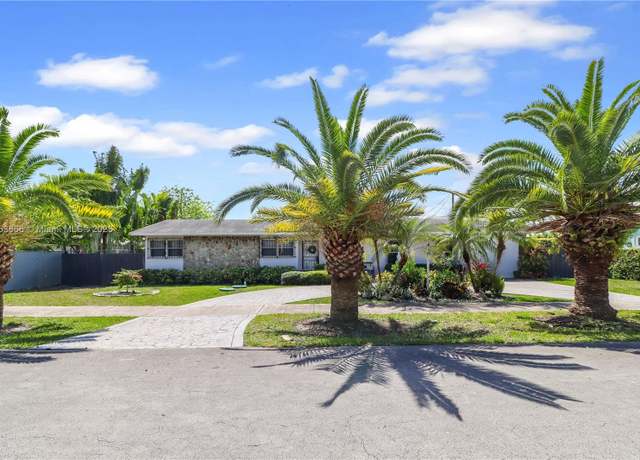Property at 8340 SW 41st Ter, Miami, FL 33155, 3 beds, 2 baths