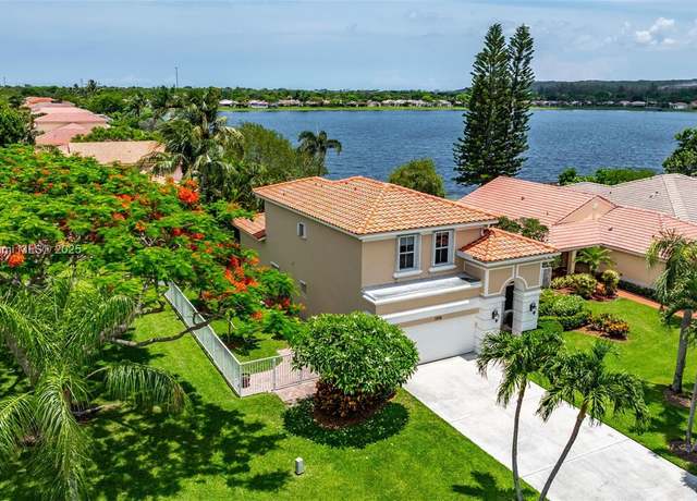 Property at 3708 Coco Lake Dr, Coconut Creek, FL 33073, 4 beds, 2.5 baths