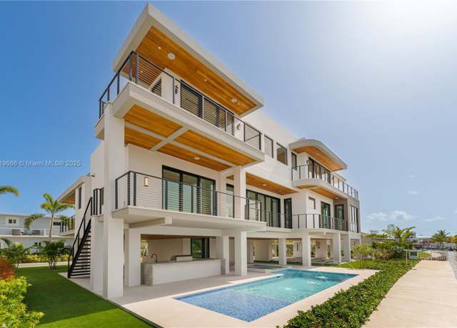Property at 301 Buttonwood Cir #a, Key Largo, FL 33037, 5 beds, 5 baths