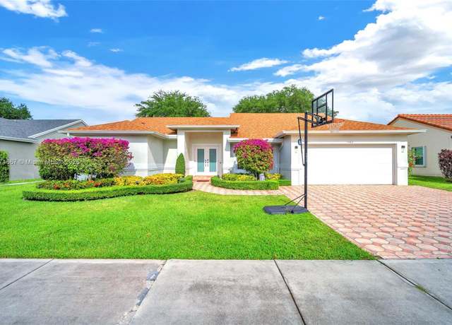 Property at 1482 SW 97th Ln, Davie, FL 33324, 3 beds, 3.5 baths