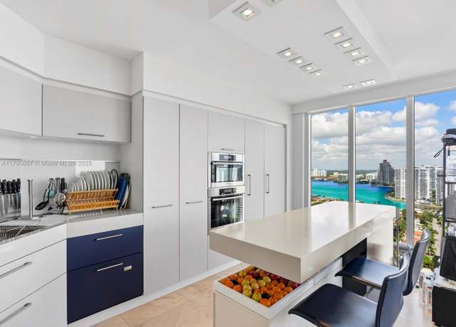 Property at 19111 Collins Ave #2805, Sunny Isles Beach, FL 33160, 3 beds, 4.5 baths