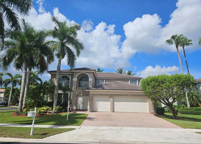 Property at 21300 Waycross Dr, Boca Raton, FL 33428, 4 beds, 2.5 baths