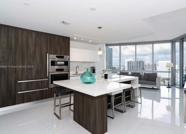 Property at 851 NE 1st Ave #1710, Miami, FL 33132, 1 bed, 2 baths