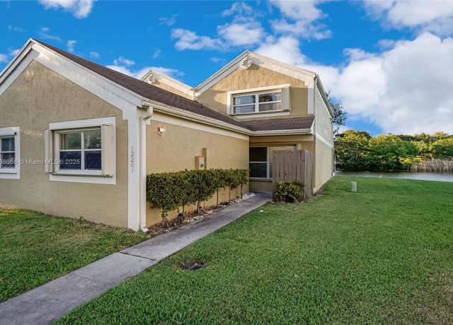 Property at 12261 NW 15th St, Pembroke Pines, FL 33026, 3 beds, 3 baths