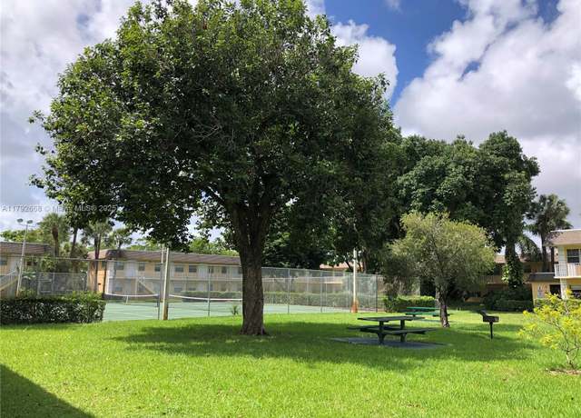 Property at 5156 NE 6th Ave #205, Oakland Park, FL 33334, 1 bed, 1 bath