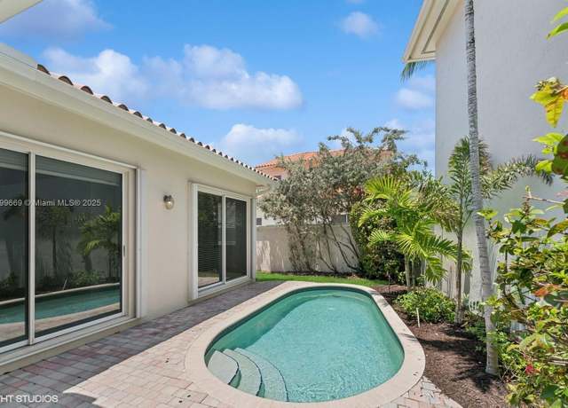 Property at 1576 Breakwater Ter, Hollywood, FL 33019, 3 beds, 2 baths