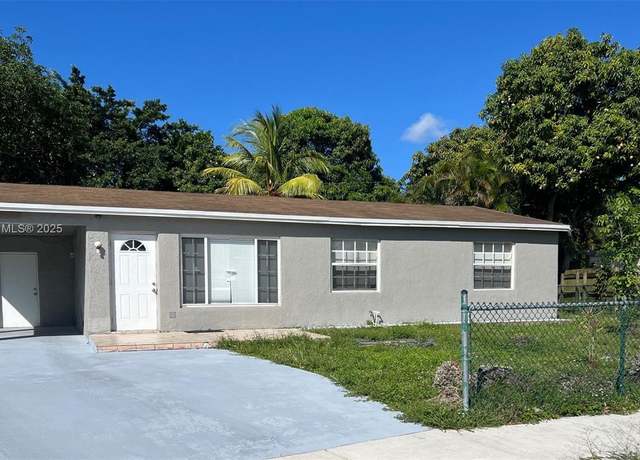 Property at 4401 SW 24th St, Fort Lauderdale, FL 33317, 3 beds, 2 baths