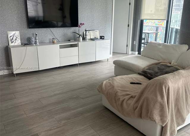 Property at 45 SW 9th St #1906, Miami, FL 33130, 2 beds, 2 baths