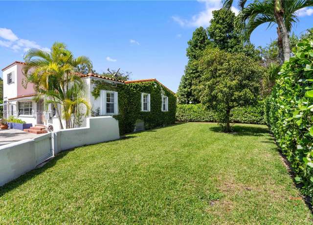 Property at 1105 NE 119th St, Biscayne Park, FL 33161, 17 beds, 14 baths