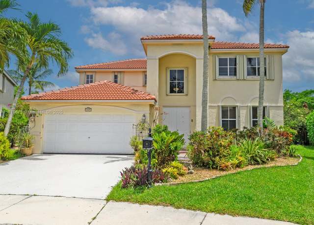 Property at 4209 Pinewood Ln, Weston, FL 33331, 5 beds, 4 baths