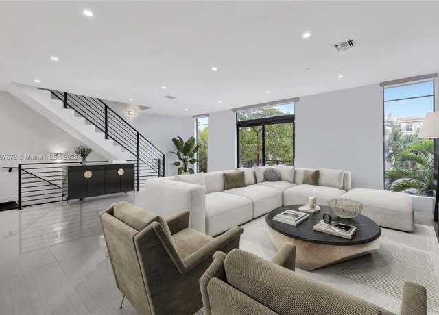 Property at 909 NE 16th Ter #2, Fort Lauderdale, FL 33304, 3 beds, 2.5 baths