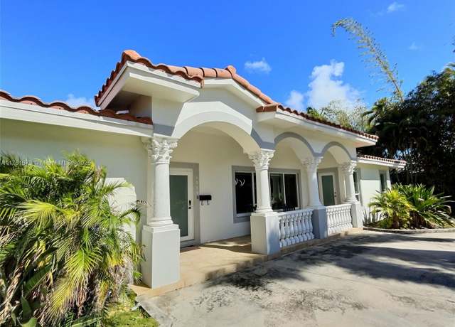 Property at 1039 Lincoln St, Hollywood, FL 33019, 4 beds, 3.5 baths