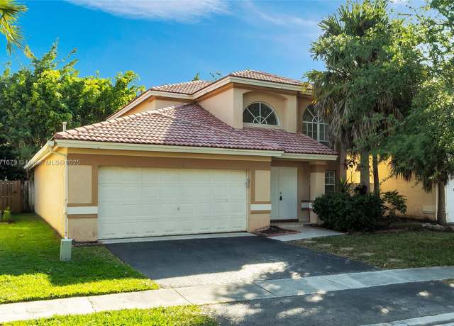 Property at 106 Gables Blvd, Weston, FL 33326, 4 beds, 2.5 baths