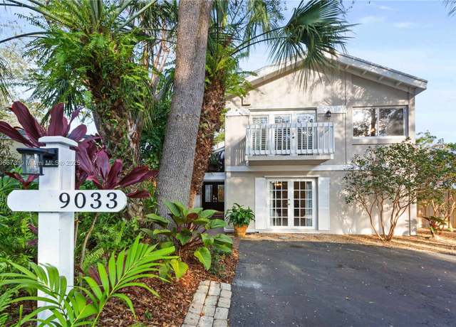 Property at 9033 SW 78th Pl, Miami, FL 33156, 3 beds, 2.5 baths
