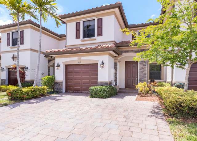 Property at 3324 W 90th St, Hialeah, FL 33018, 3 beds, 2.5 baths